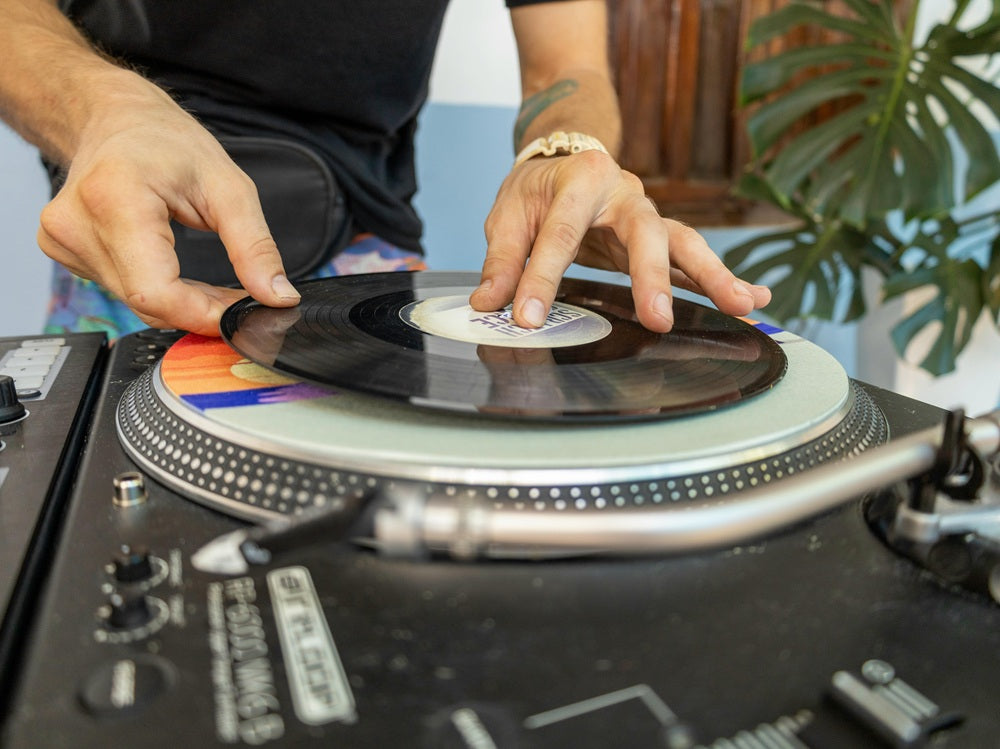 put a custom vinyl record on a turntable